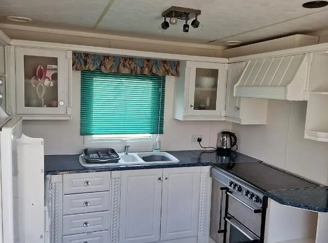 Elegance On Highfields F28